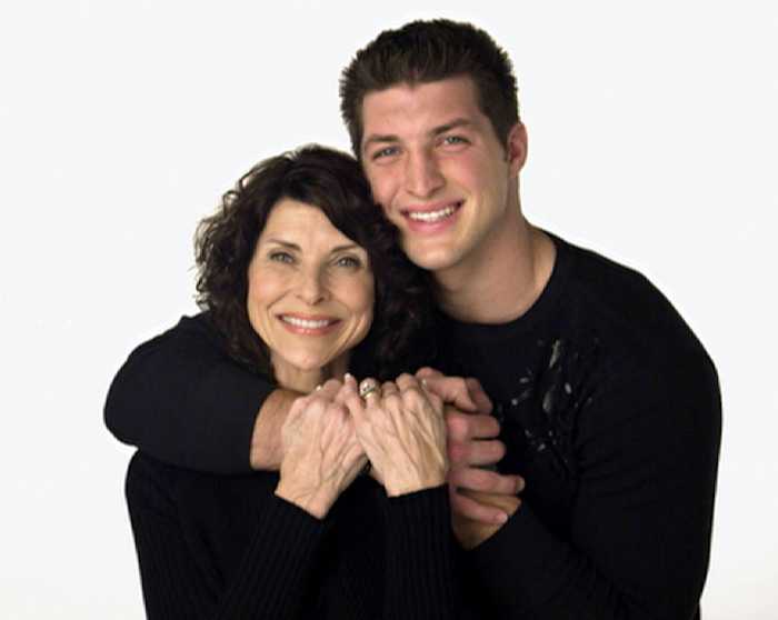 2010-Tim-Tebow-Mom.jpg
